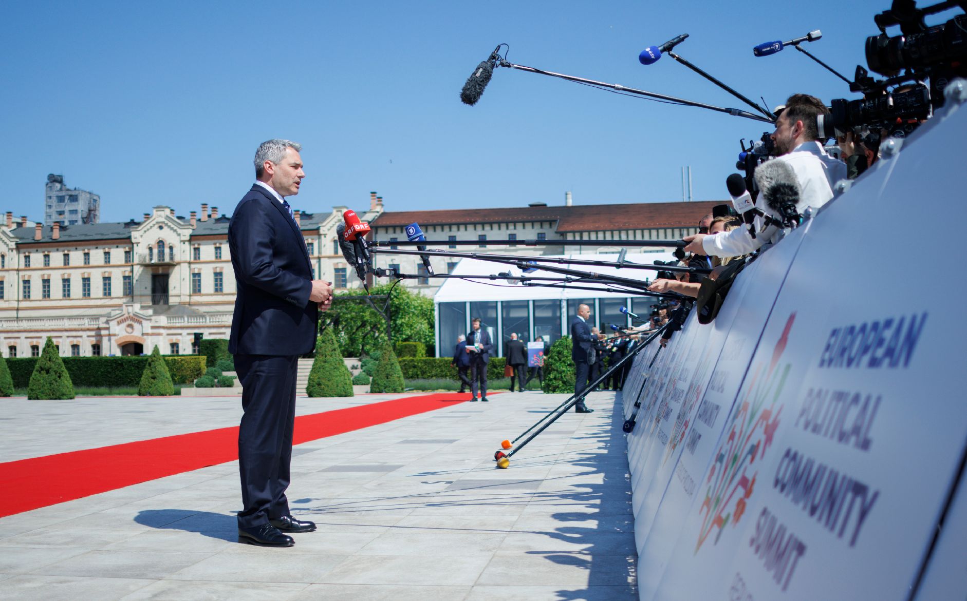 <p>Am 1. Juni 2023 nahm Bundeskanzler Karl Nehammer (im Bild) am Gipfel der Europäischen Politischen Gemeinschaft in der Republik Moldau teil.</p>