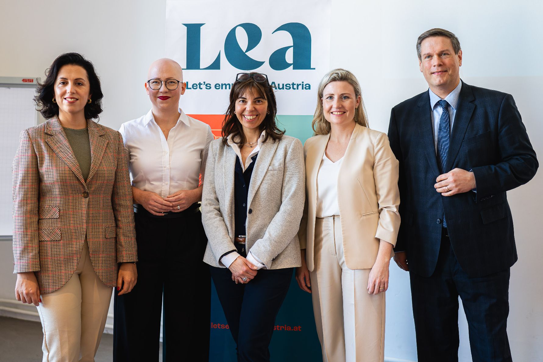Am 04. März 2024 besuchte Bundesministerin Susanne Raab (2.v.r.) eine Workshop Veranstaltung von „LEA - Let's empower Austria“ im Technischen Museum Wien.